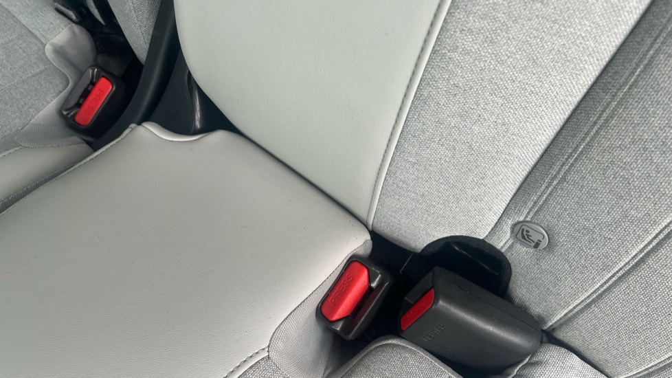 Honda Jazz 1.5 i-MMD Hybrid EX 5dr eCVT Hybrid Hatchback - Image 17