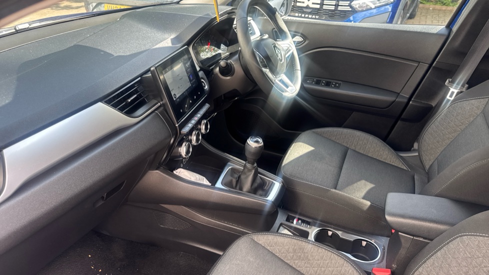 Renault Captur 1.0 TCE 90 Evolution 5dr Petrol Hatchback - Image 9