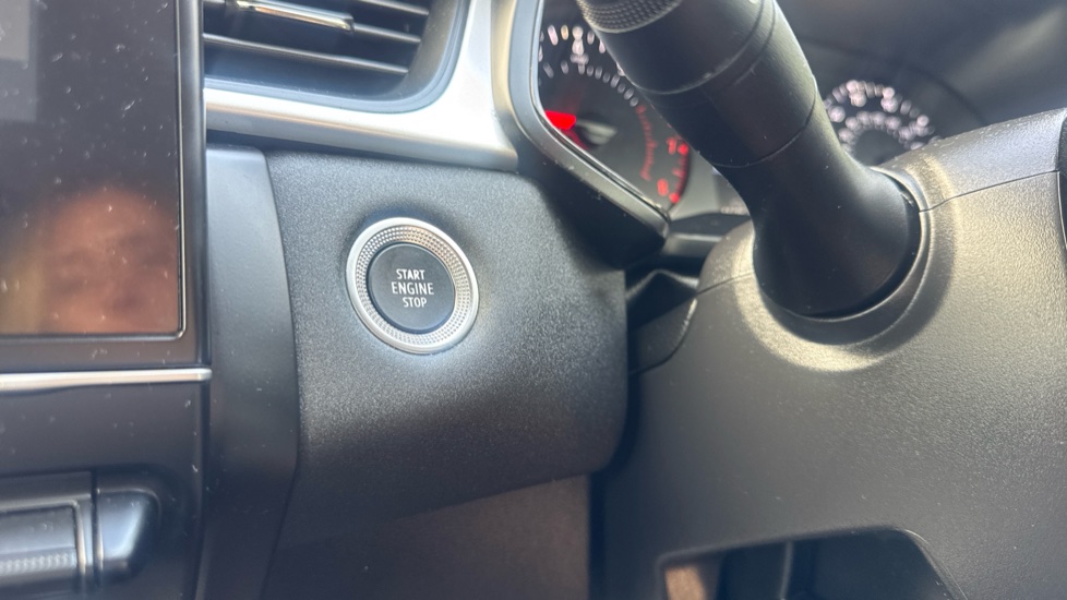 Renault Captur 1.0 TCE 90 Evolution 5dr Petrol Hatchback - Image 27
