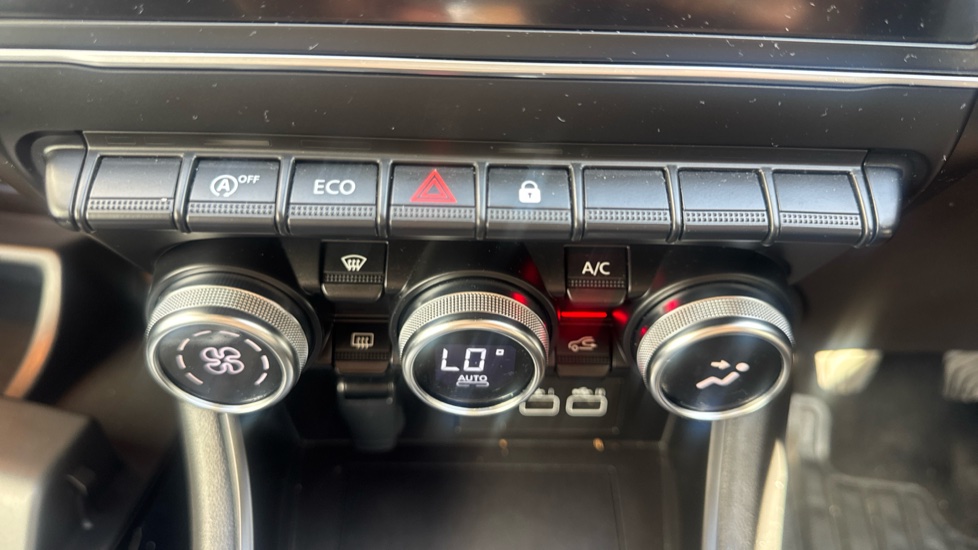 Renault Captur 1.0 TCE 90 Evolution 5dr Petrol Hatchback - Image 28