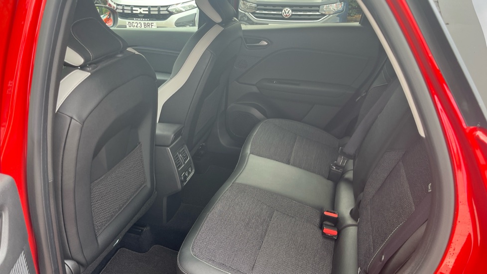 Renault Captur 1.6 E-Tech full hybrid 145 Techno 5dr Auto Hybrid Hatchback - Image 16
