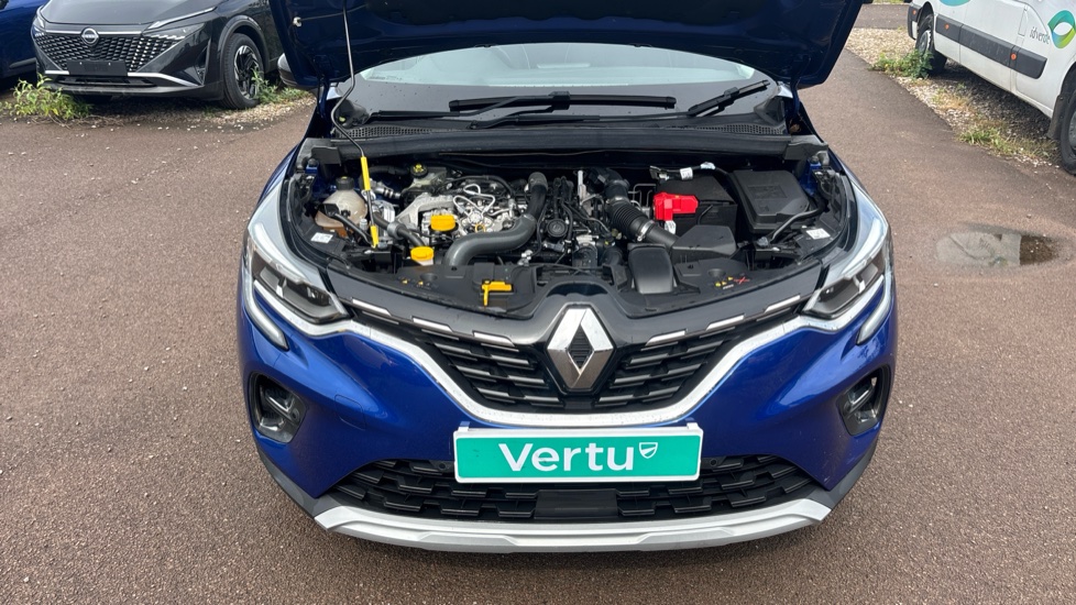 Renault Captur 1.3 TCE 140 SE Edition 5dr EDC Petrol Hatchback - Image 8