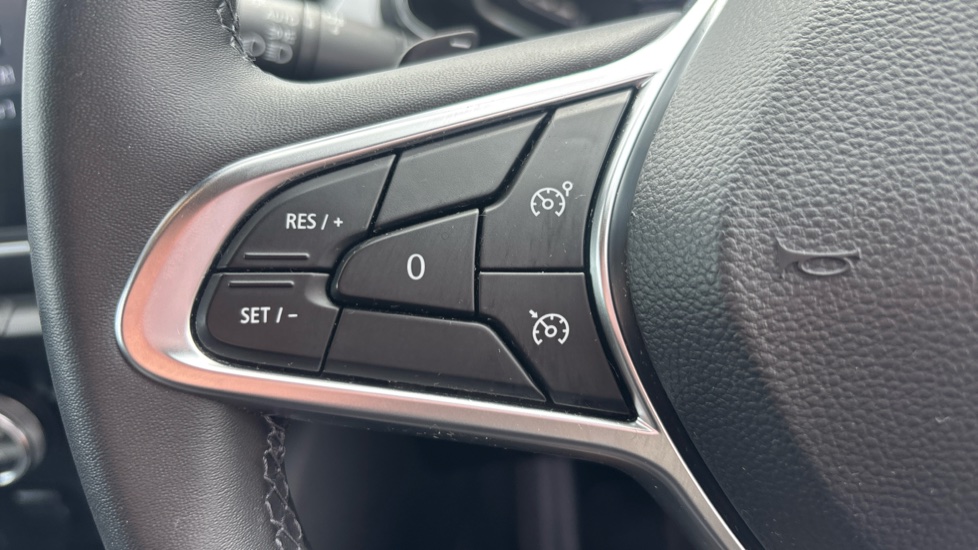 Renault Captur 1.3 TCE 140 SE Edition 5dr EDC Petrol Hatchback - Image 26