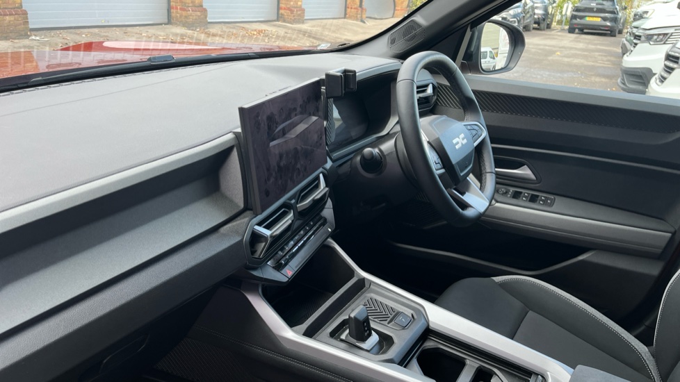 Dacia Bigster 1.8 Hybrid 155 Journey 5dr Auto Hybrid Estate - Image 9