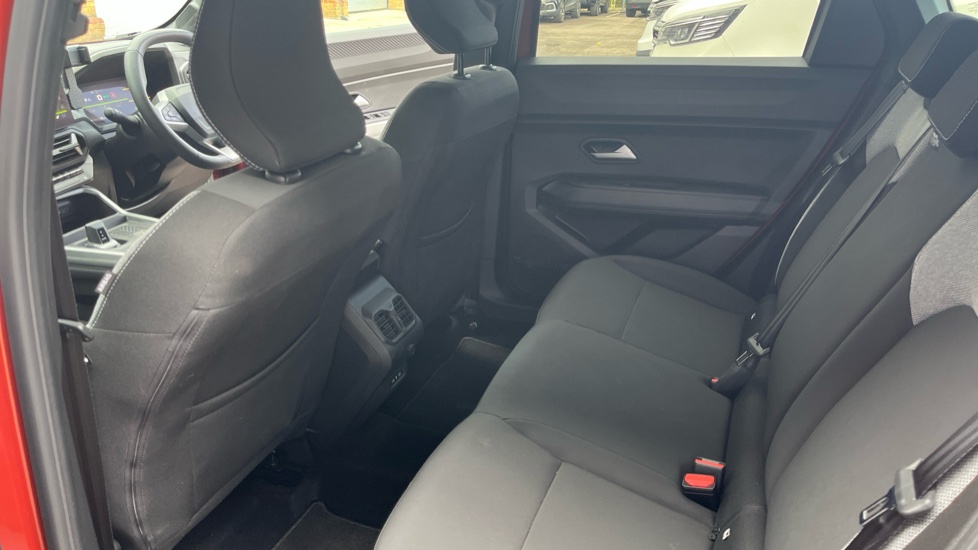 Dacia Bigster 1.8 Hybrid 155 Journey 5dr Auto Hybrid Estate - Image 16