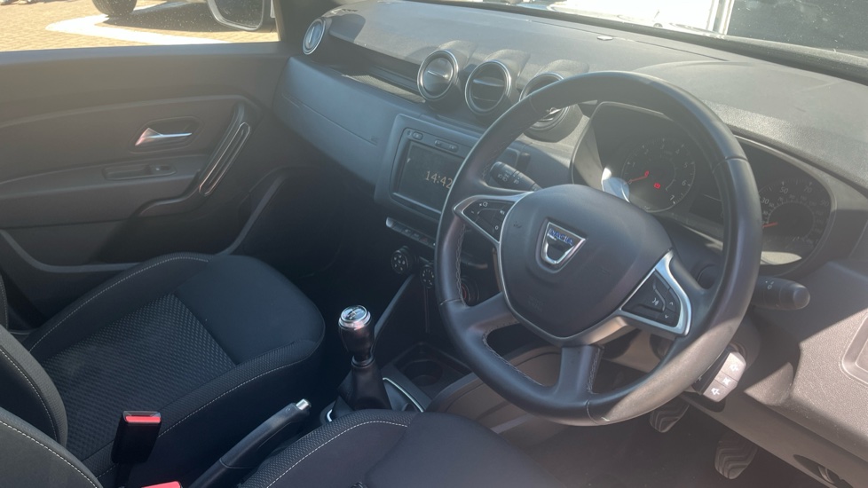 Dacia Duster 1.0 TCe 100 Comfort 5dr Petrol Estate - Image 11