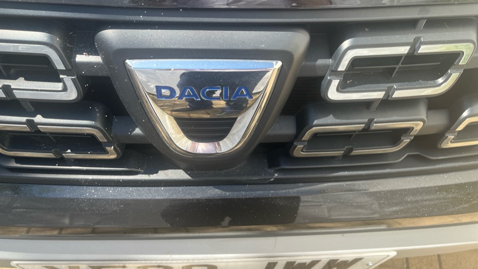 Dacia Duster 1.0 TCe 100 Comfort 5dr Petrol Estate - Image 37