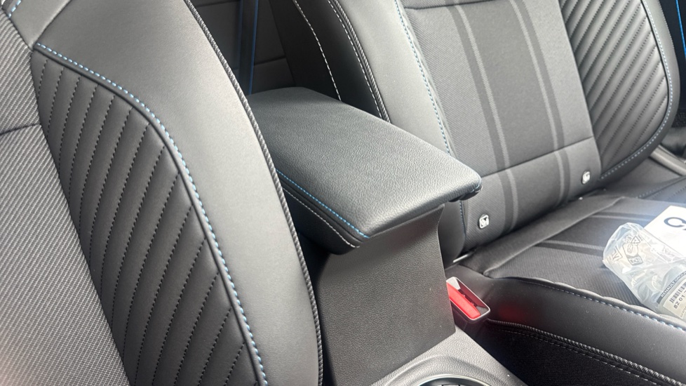 Renault Captur 1.8 E-Tech Full Hybrid 160 Esprit Alpine 5dr Auto Hybrid Hatchback - Image 33