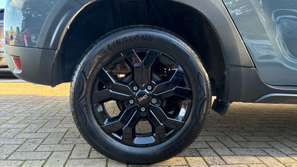 Dacia Duster 1.3 TCe 130 Extreme 5dr Petrol Estate - Image 7