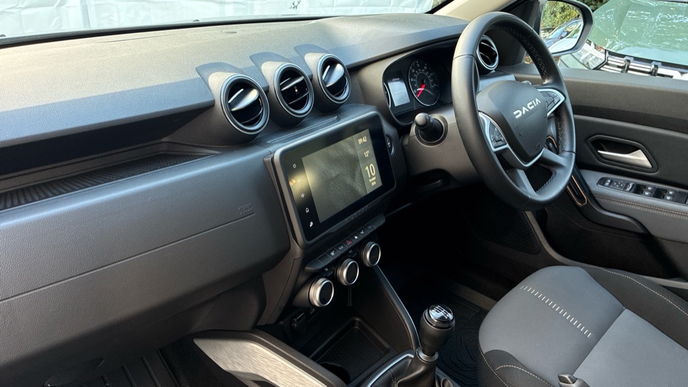Dacia Duster 1.3 TCe 130 Extreme 5dr Petrol Estate - Image 9