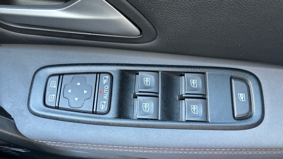 Dacia Duster 1.3 TCe 130 Extreme 5dr Petrol Estate - Image 32