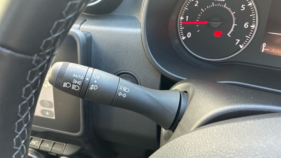 Dacia Duster 1.3 TCe 130 Extreme 5dr Petrol Estate - Image 36