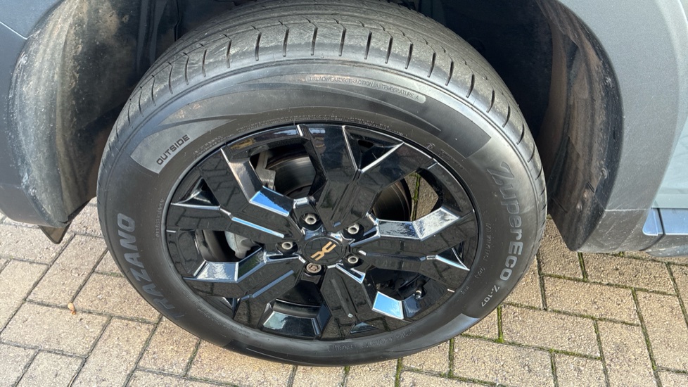 Dacia Duster 1.3 TCe 130 Extreme 5dr Petrol Estate - Image 40