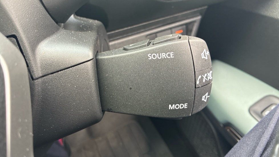 Dacia Sandero Stepway 1.0 TCe Extreme 5dr Petrol Hatchback - Image 38
