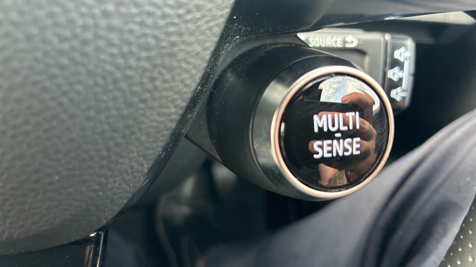Renault Megane E-Tech EV60 160kW Launch Edition 60kWh OC 5dr Auto Electric Hatchback - Image 44