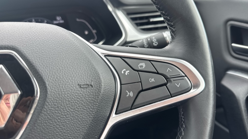 Renault Captur 1.3 TCE 130 S Edition 5dr EDC Petrol Hatchback - Image 26