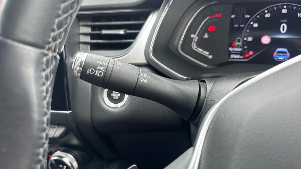 Renault Captur 1.3 TCE 130 S Edition 5dr EDC Petrol Hatchback - Image 28