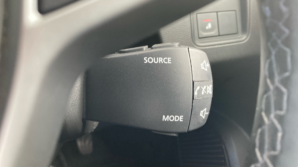 Dacia Duster 1.3 TCe 150 Journey 5dr EDC Petrol Estate - Image 31