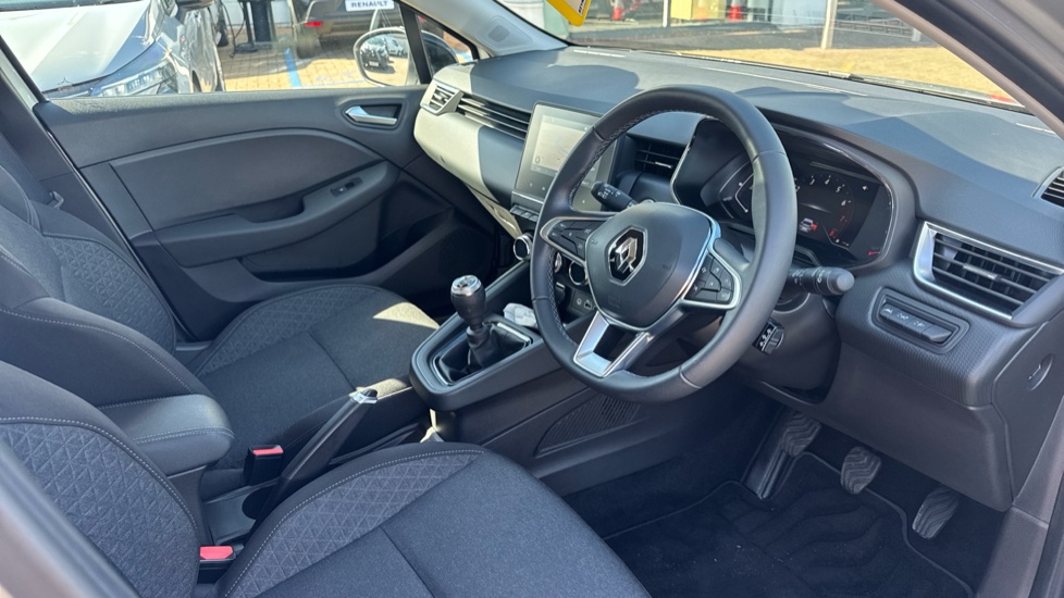 Renault Clio 1.0 TCe 90 Evolution 5dr Petrol Hatchback - Image 11