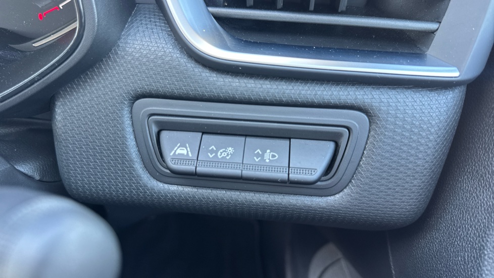Renault Clio 1.0 TCe 90 Evolution 5dr Petrol Hatchback - Image 22