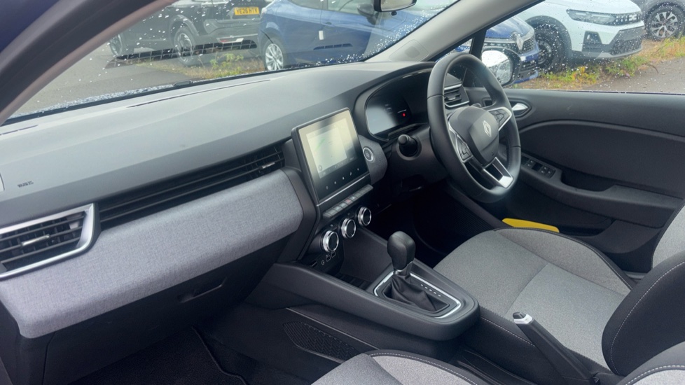 Renault Clio 1.6 E-TECH full hybrid 145 Evolution 5dr Auto Hybrid Hatchback - Image 9