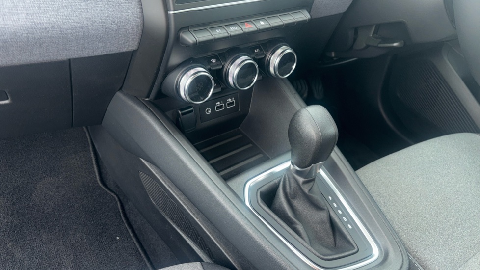 Renault Clio 1.6 E-TECH full hybrid 145 Evolution 5dr Auto Hybrid Hatchback - Image 13