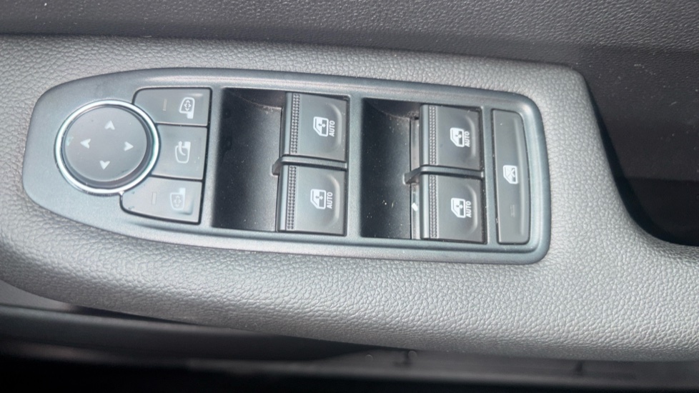 Renault Clio 1.6 E-TECH full hybrid 145 Evolution 5dr Auto Hybrid Hatchback - Image 38