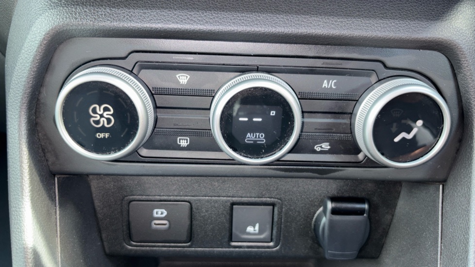 Dacia Sandero Stepway 1.0 TCe Extreme 5dr Petrol Hatchback - Image 38