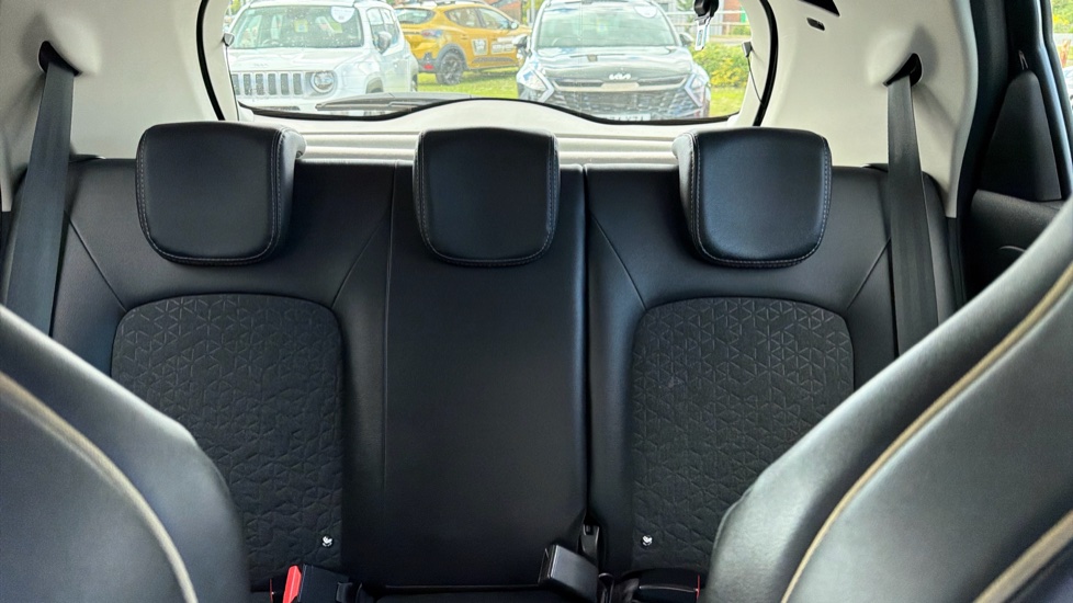 Renault Zoe 100kW Iconic R135 50kWh Boost Charge 5dr Auto Electric Hatchback - Image 15