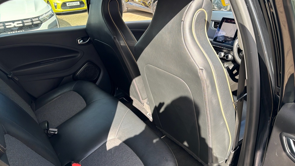Renault Zoe 100kW Iconic R135 50kWh Boost Charge 5dr Auto Electric Hatchback - Image 28