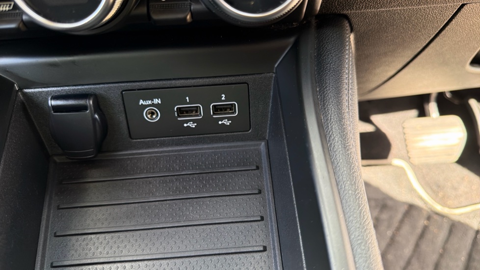 Renault Zoe 100kW Iconic R135 50kWh Boost Charge 5dr Auto Electric Hatchback - Image 31