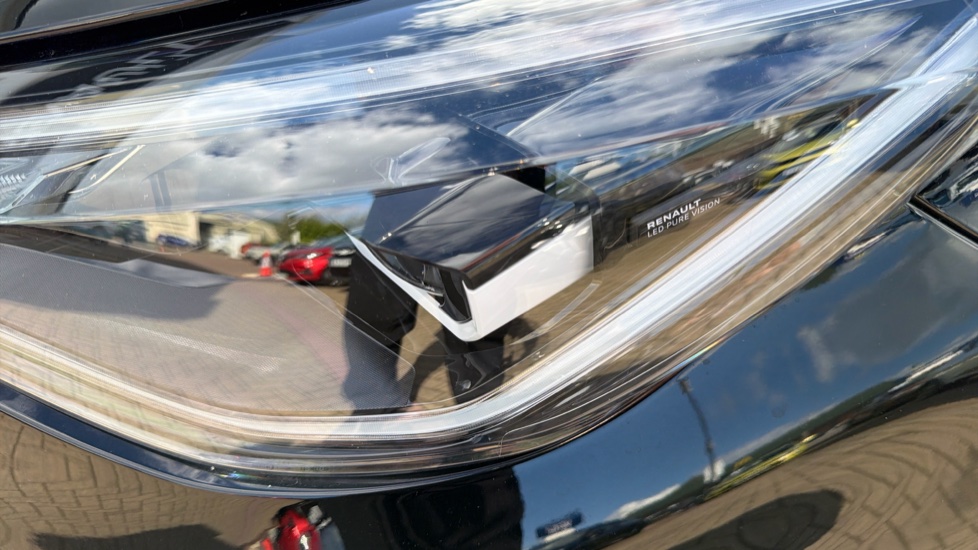 Renault Zoe 100kW Iconic R135 50kWh Boost Charge 5dr Auto Electric Hatchback - Image 37