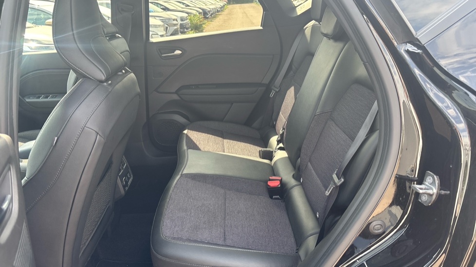 Renault Captur 1.0 TCE 90 Rive Gauche 5dr Petrol Hatchback - Image 16