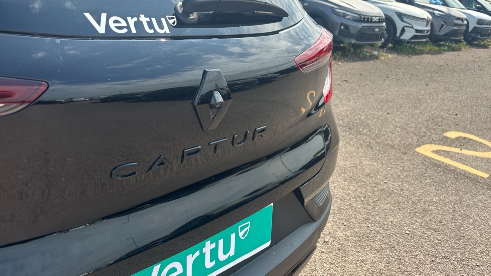 Renault Captur 1.0 TCE 90 Rive Gauche 5dr Petrol Hatchback - Image 22