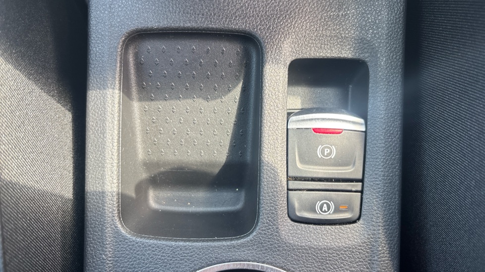 Renault Captur 1.0 TCE 90 Rive Gauche 5dr Petrol Hatchback - Image 40