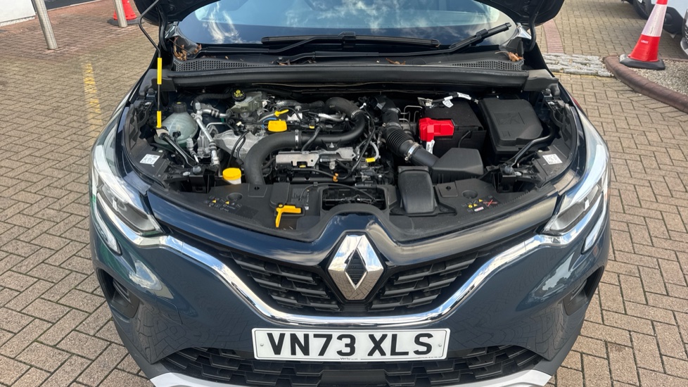 Renault Captur 1.0 TCE 90 Evolution 5dr Petrol Hatchback - Image 8