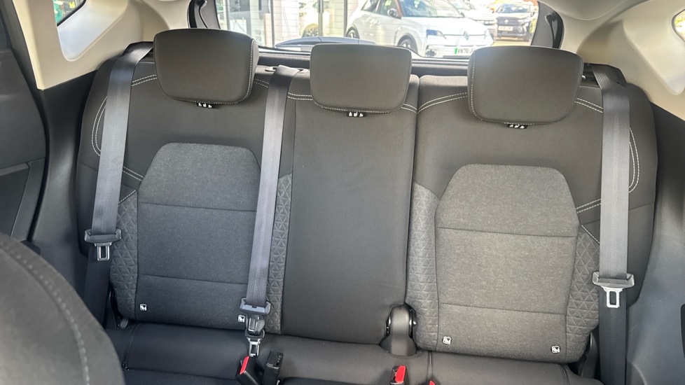 Renault Captur 1.0 TCE 90 Evolution 5dr Petrol Hatchback - Image 15