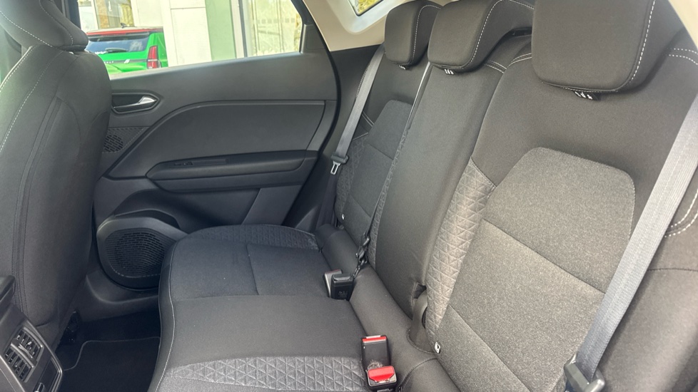 Renault Captur 1.0 TCE 90 Evolution 5dr Petrol Hatchback - Image 16