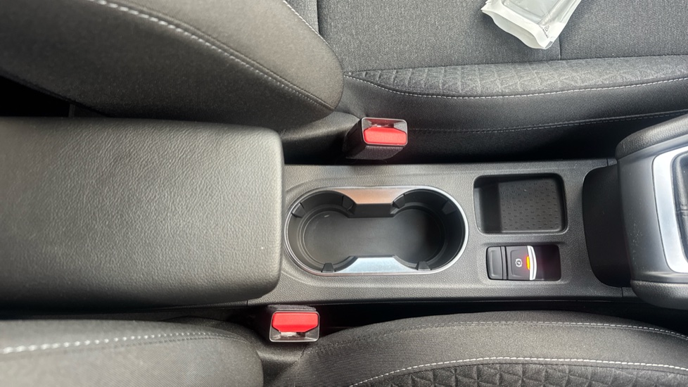 Renault Captur 1.0 TCE 90 Evolution 5dr Petrol Hatchback - Image 36