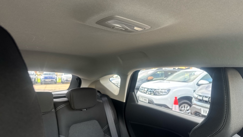 Renault Captur 1.0 TCE 90 Evolution 5dr Petrol Hatchback - Image 39
