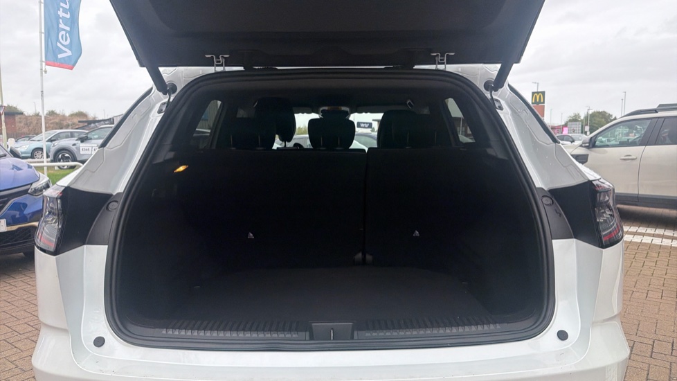 Renault Austral E-Tech FHEV Techno Esprit Alpine 5dr Auto Hybrid Estate - Image 4