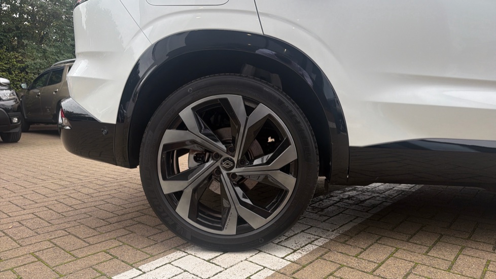 Renault Austral E-Tech FHEV Techno Esprit Alpine 5dr Auto Hybrid Estate - Image 7