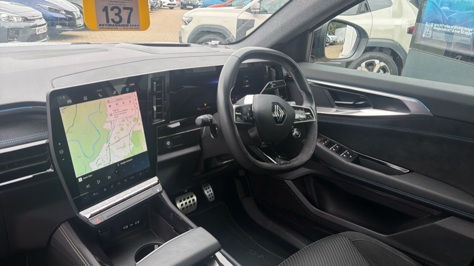 Renault Austral E-Tech FHEV Techno Esprit Alpine 5dr Auto Hybrid Estate - Image 9