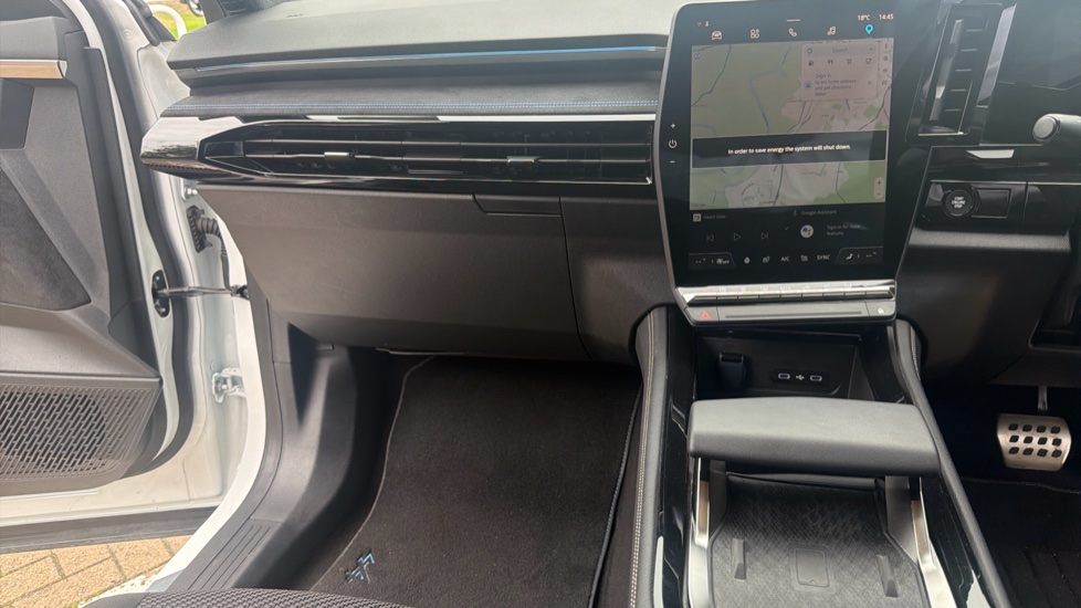 Renault Austral E-Tech FHEV Techno Esprit Alpine 5dr Auto Hybrid Estate - Image 14