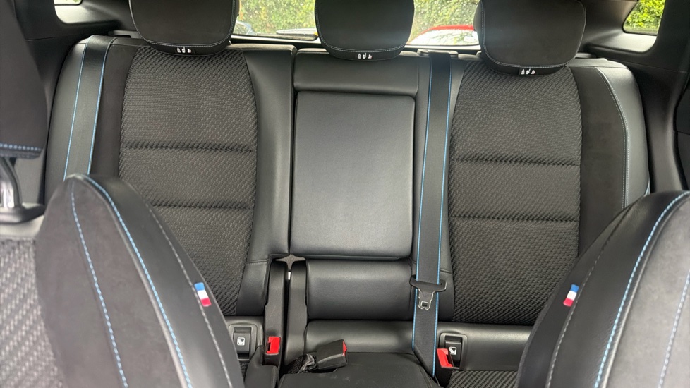 Renault Austral E-Tech FHEV Techno Esprit Alpine 5dr Auto Hybrid Estate - Image 15