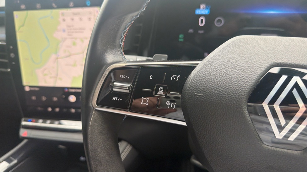 Renault Austral E-Tech FHEV Techno Esprit Alpine 5dr Auto Hybrid Estate - Image 25
