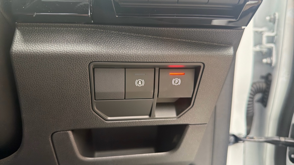 Renault Austral E-Tech FHEV Techno Esprit Alpine 5dr Auto Hybrid Estate - Image 34