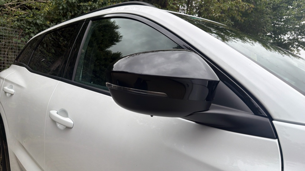Renault Austral E-Tech FHEV Techno Esprit Alpine 5dr Auto Hybrid Estate - Image 41