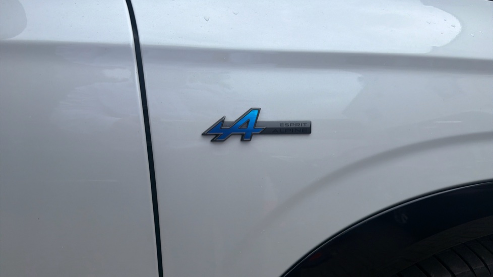 Renault Austral E-Tech FHEV Techno Esprit Alpine 5dr Auto Hybrid Estate - Image 42