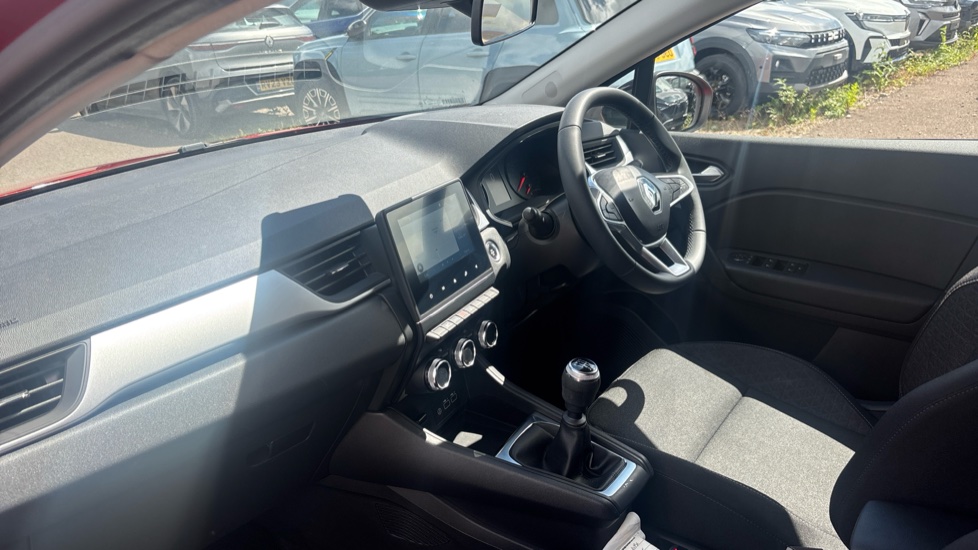 Renault Captur 1.0 TCE 90 Evolution 5dr Petrol Hatchback - Image 9